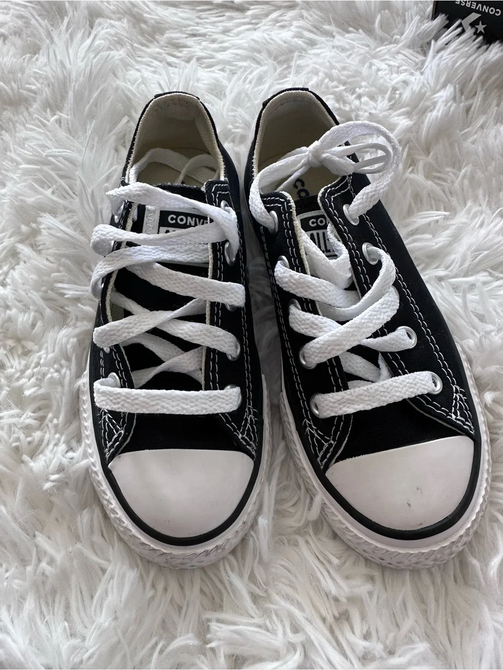 Used Converse Kids' Chuck Taylor All Star Low Top Sneakers - Black/White sz 11